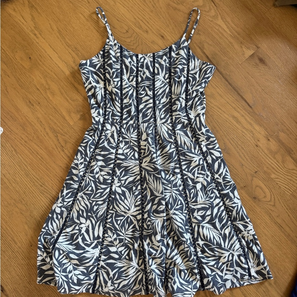 Everleigh Leaf Pattern Dress